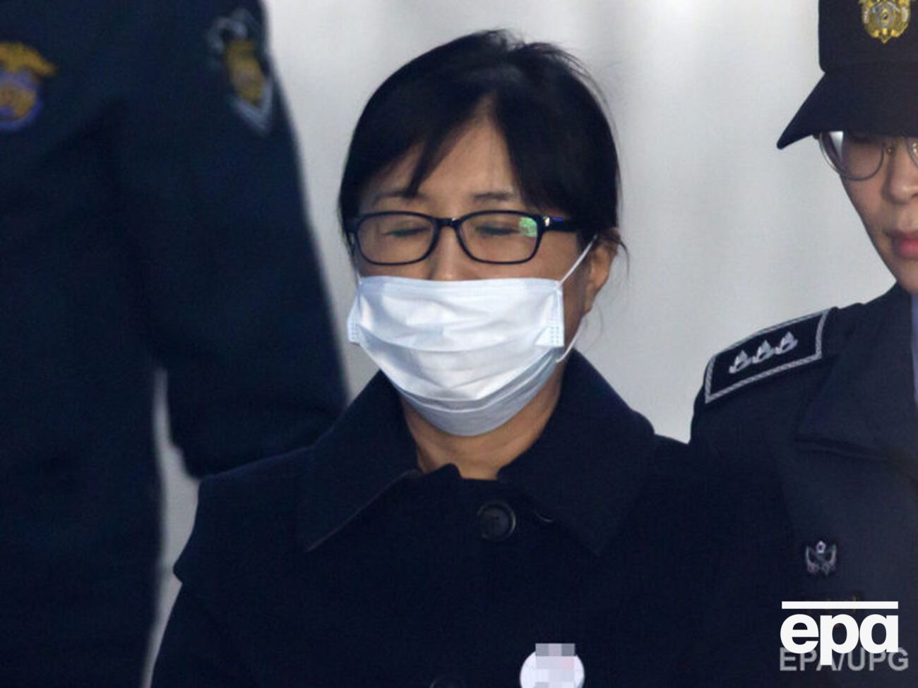 Подругу экс-президента приговорили к 20 годам тюрьмы