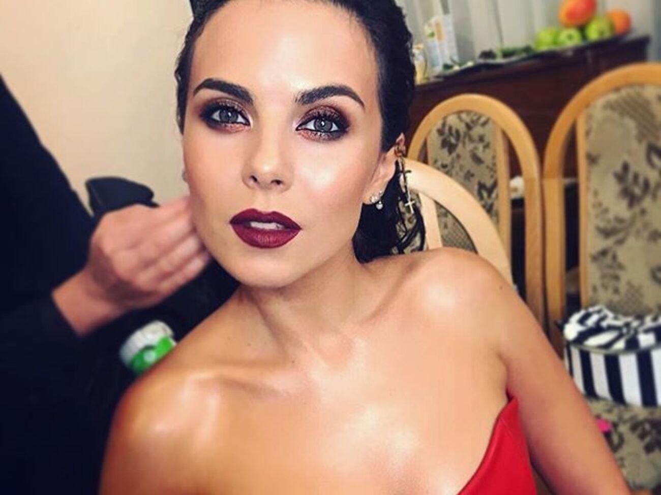 Каменских поделилась зеркальным селфи