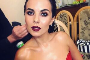 Каменских поделилась зеркальным селфи