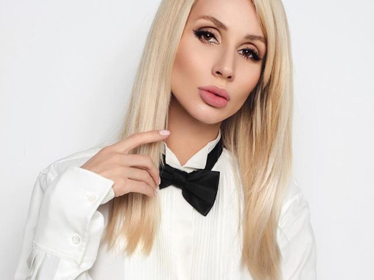 Loboda:&nbsp;Увеличила ступню?! Она курит! Уменьшила грудь на время! Разбирайте заголовки, товарищи