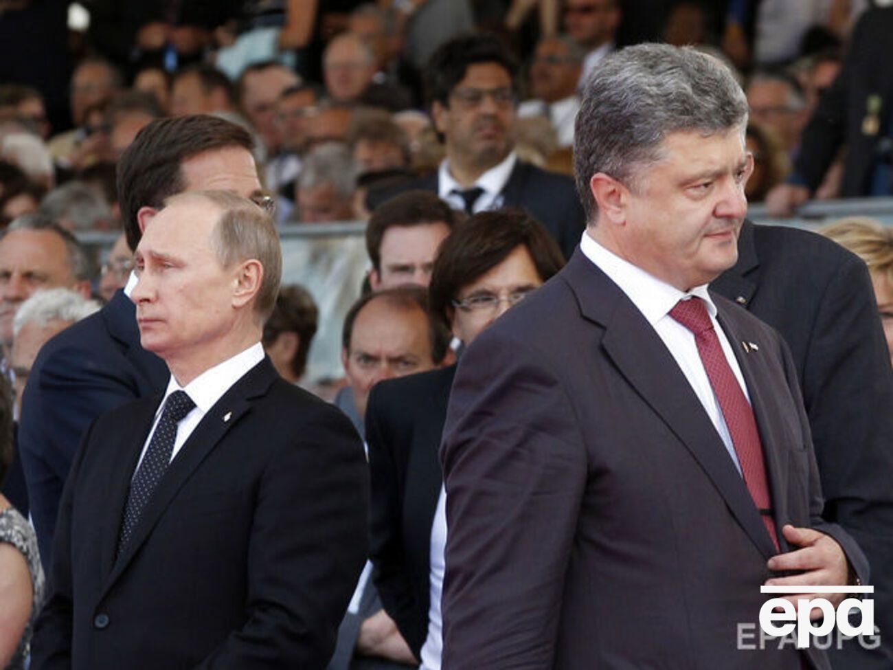 Пєсков повідомив про телефонну розмову Путіна і Порошенка