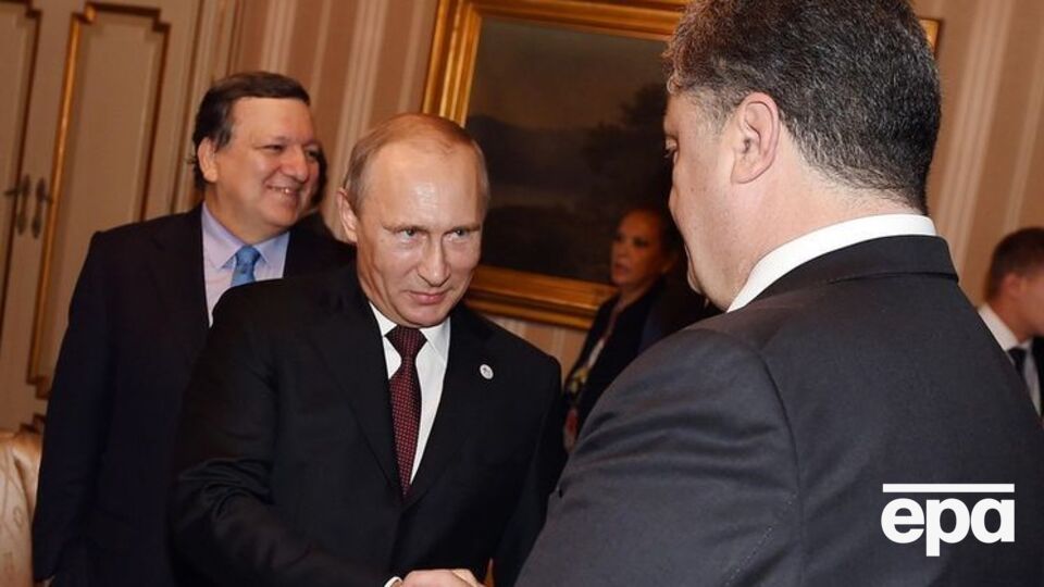 Пєсков заявив, що Порошенко висловив співчуття Путіну у зв'язку з катастрофою