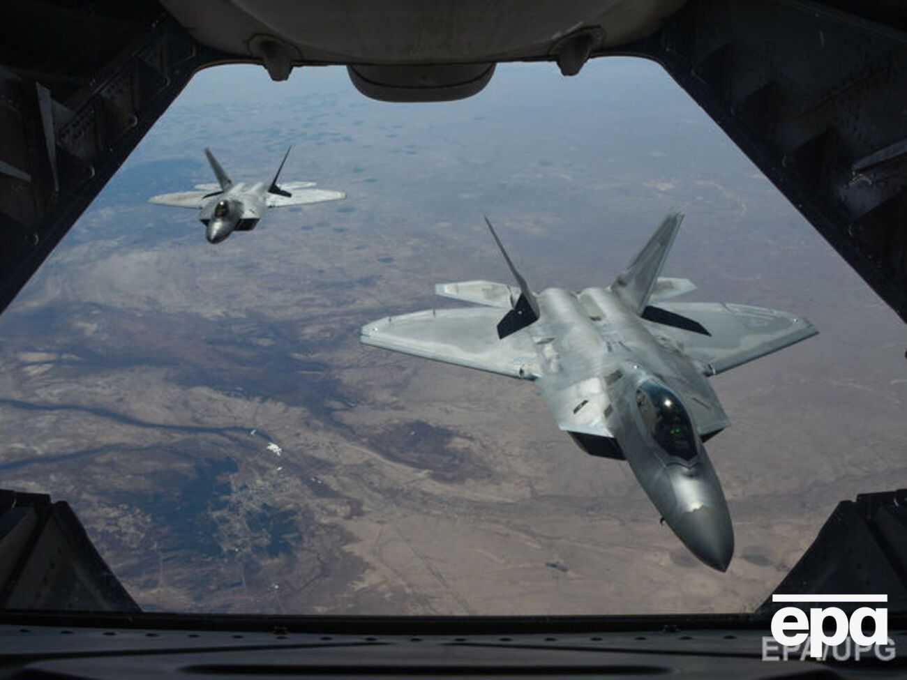 За даними CIT, до цього моменту встановлено імена восьми росіян, які загинули внаслідок авіаудару міжнародної коаліції