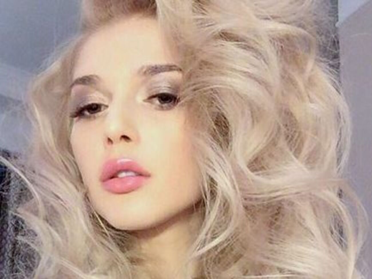 На руці Герцег з'явився перстень, який може бути обручкою