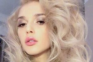 На руке Герцег появилось кольцо, которое может являться помолвочным