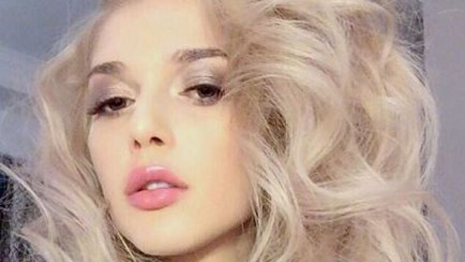 На руке Герцег появилось кольцо, которое может являться помолвочным