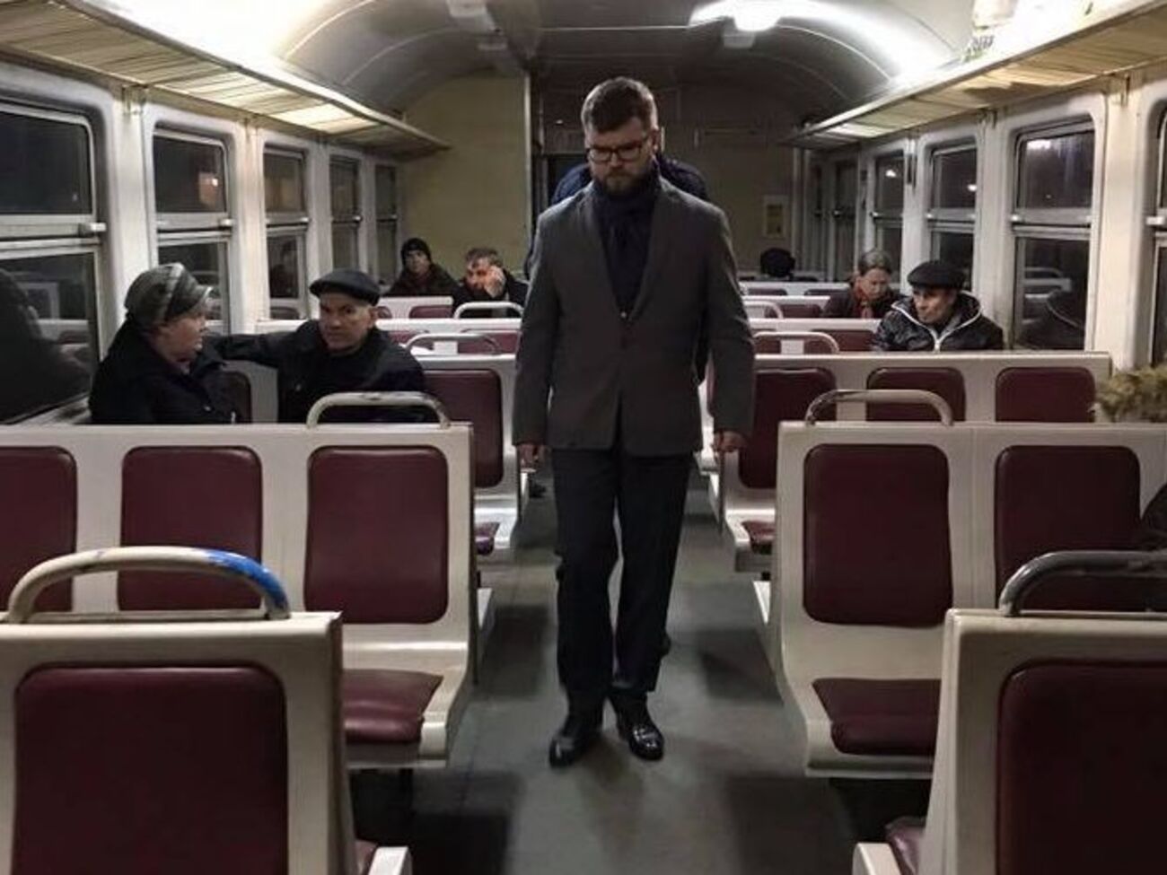 Кравцов (у центрі): Якщо ви подивитеся на інтернет у поїздах в інших країнах, то там він платний