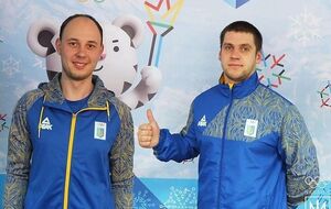 Захарків (ліворуч) і Оболончик посіли 20-те місце серед саней-двійок