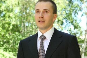 Олександр хоче захистити свої честь і гідність