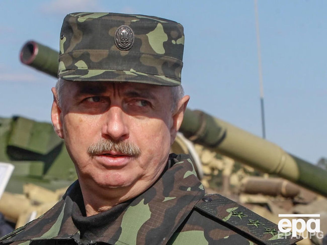 В 2014 году генерал Коваль временно возглавлял Минобороны