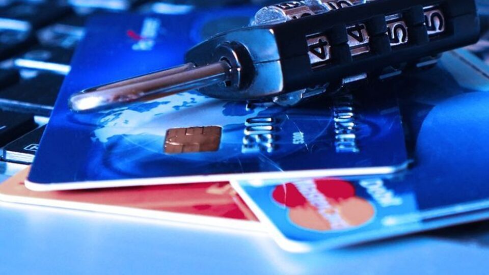 Громадянина Росії Володимира Дрінкмана засуджено у США до 12 років в'язниці за злом комп'ютерів із даними понад 160 мільйонів номерів кредитних карт