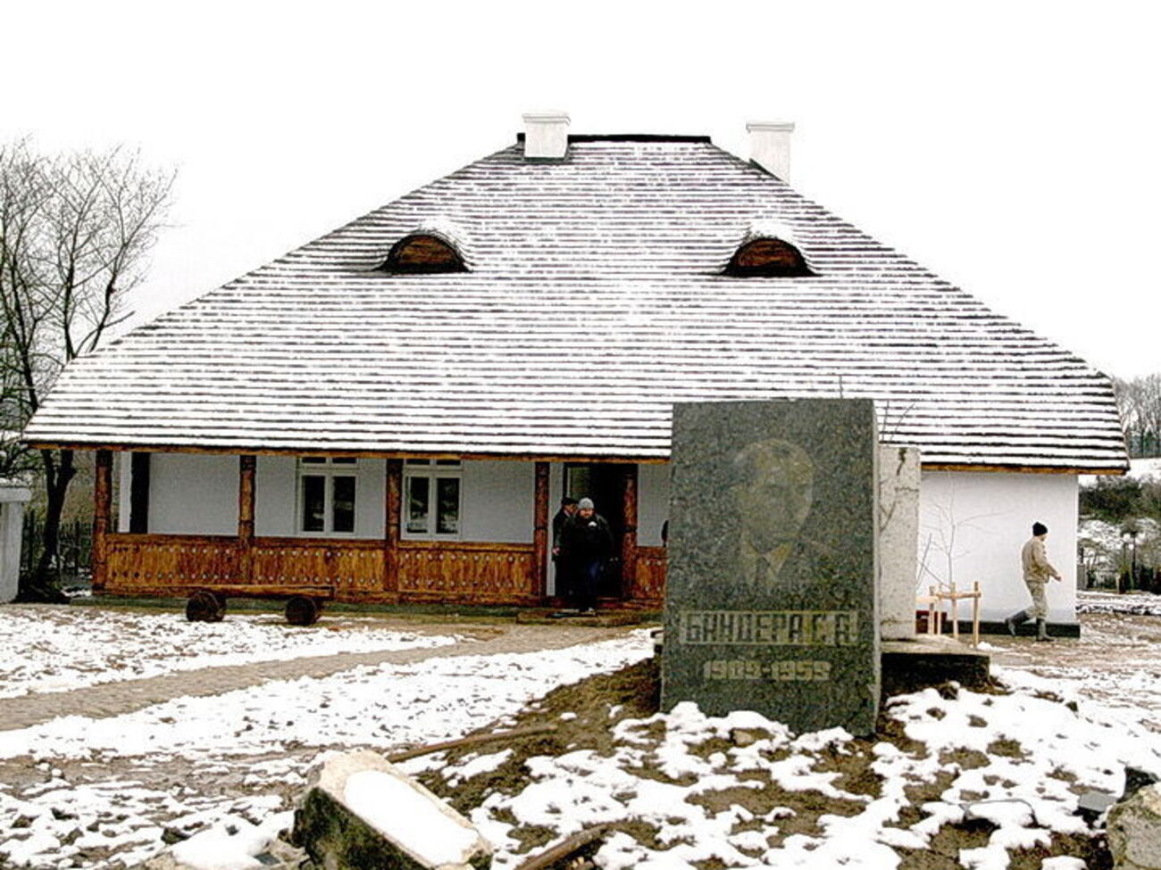 Музей в селе Старый Угрынив был открыт 30 декабря 2000 года