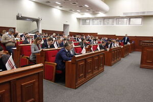 Решение о запрете политической агитации в школах поддержали 66 депутатов Киевсовета