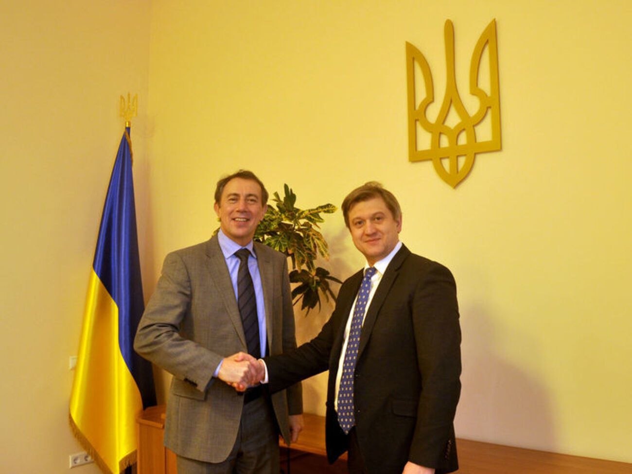Александр Данилюк (справа) провел встречу с вице-президентом Всемирного банка Сирилом Мюллером