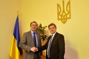 Александр Данилюк (справа) провел встречу с вице-президентом Всемирного банка Сирилом Мюллером