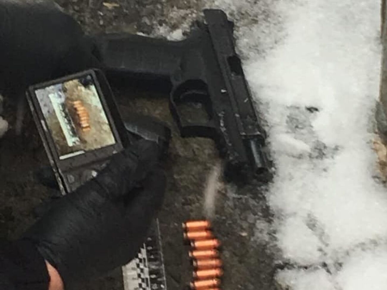 Украинские силовики задержали добровольца батальона "Донбасс" с пистолетом