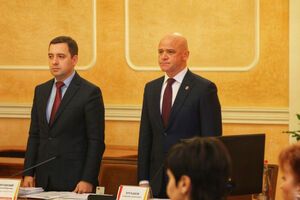 Труханов открыл сессию горсовета