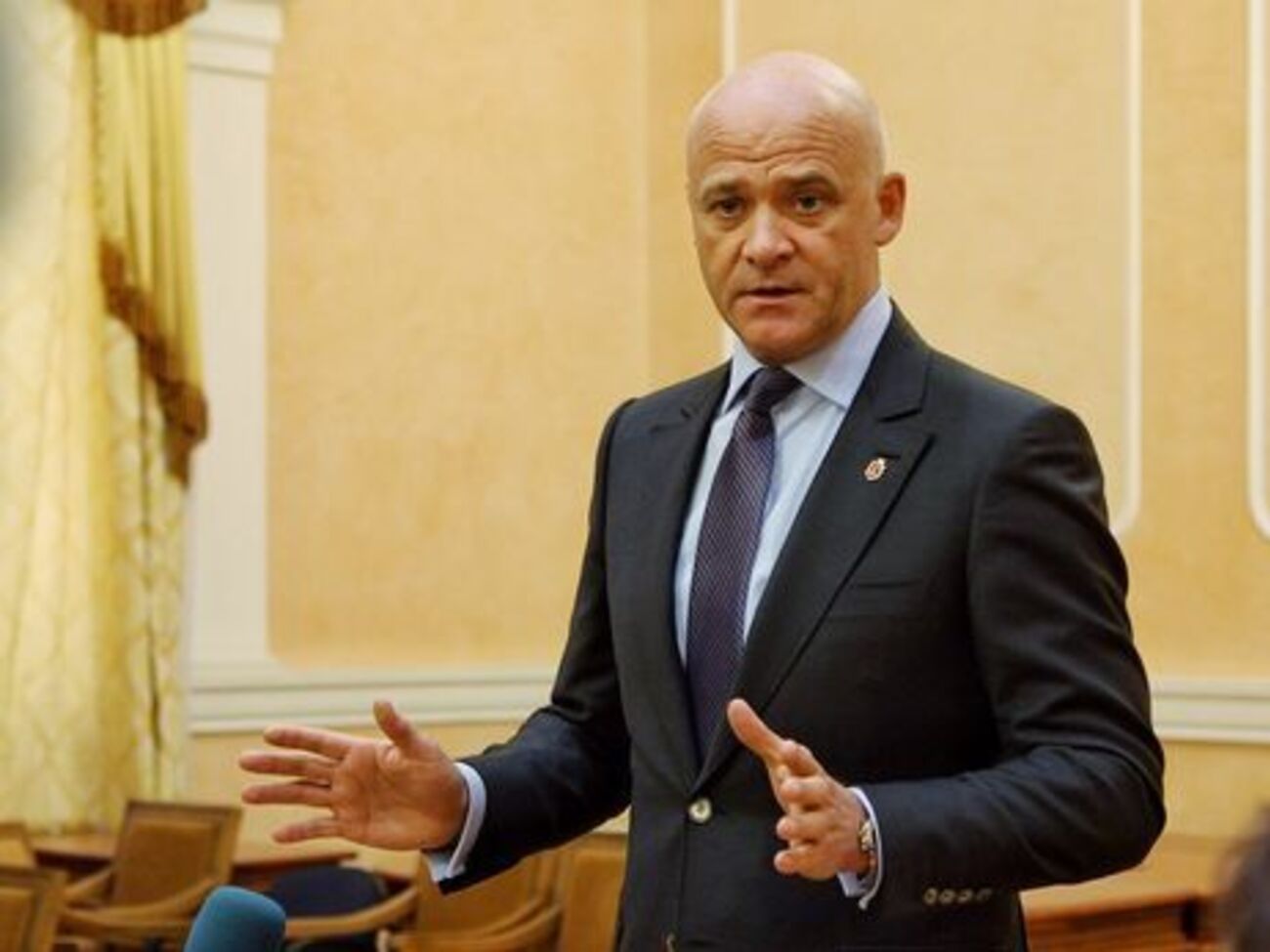 За версією слідства, Труханов причетний до схеми щодо завдання збитків місцевому бюджету Одеси
