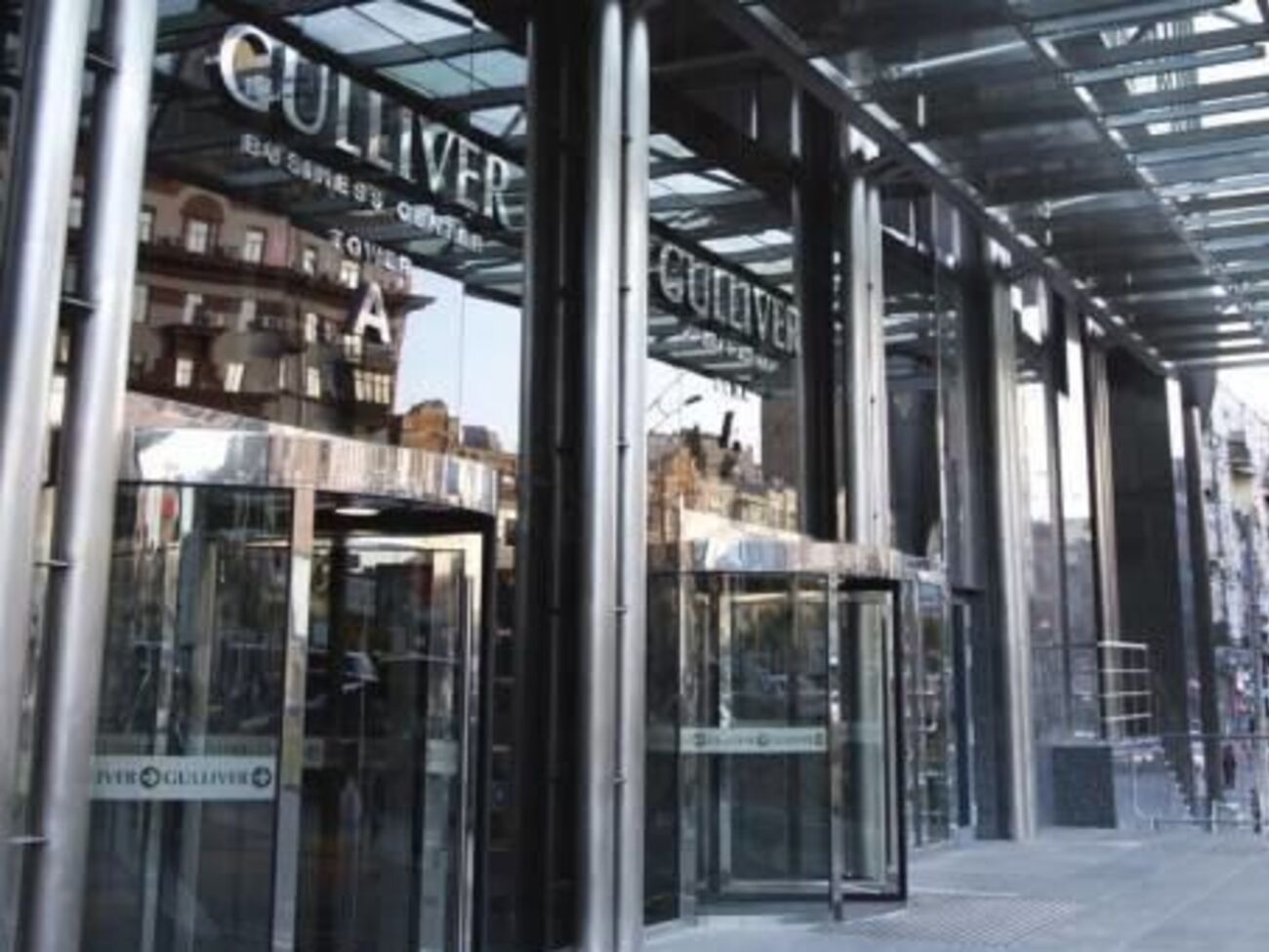 15 февраля в АРМА заявили, что неизвестные в камуфляже&nbsp;заняли 33-й этаж бизнес-центра&nbsp;"Гулливер"