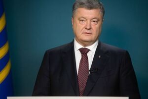 Порошенко: Если кто-то еще думает, что санкции неэффективны, то нам следует укреплять их в дальнейшем, в том числе добавляя новые и закрывая лазейки в существующих