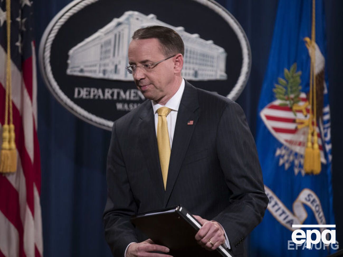 За словами Розенштейна, "Агентство интернет-исследований" було структурованою організацією