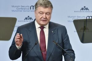Порошенко: Зло, которое стоит за этой войной, находится в Кремле
