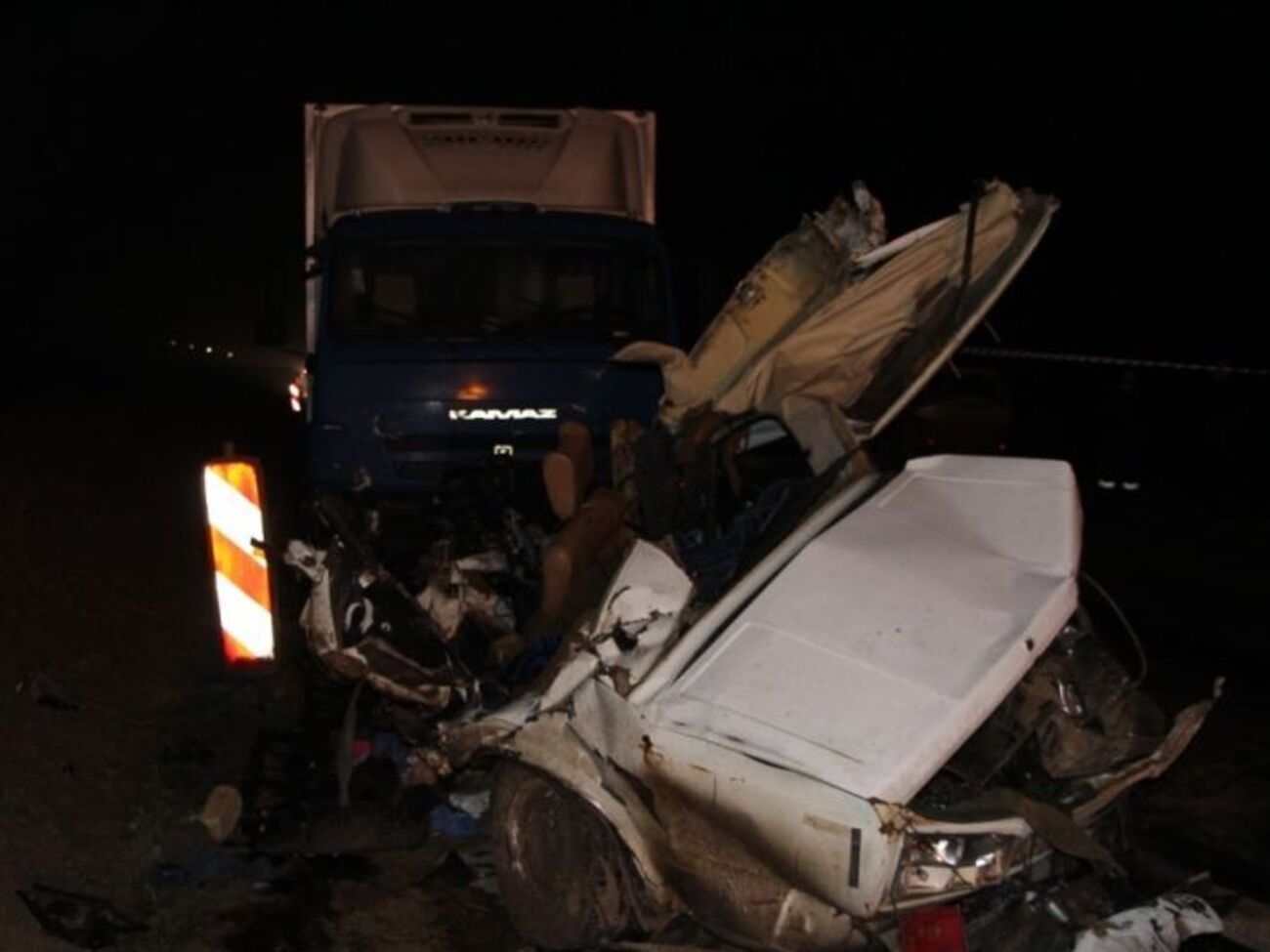 В "Жигулях" находились шесть человек