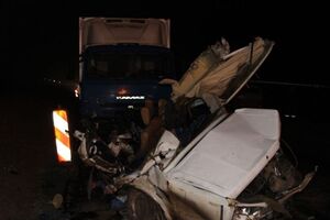 В "Жигулях" находились шесть человек