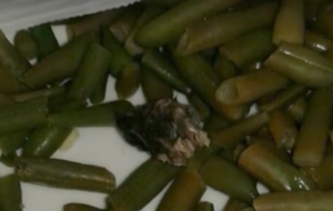 Львовянка не сразу обнаружила голову грызуна в упаковке