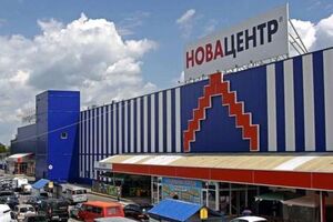 По информации журналистов, руководство "Руслайн Ко" активно участвует в деятельности гипермаркетов "Новацентр К" в оккупированном Крыму