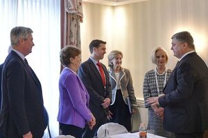 Порошенко и представители Конгресса США осудили намерение провести российские президентские выборы в Крыму