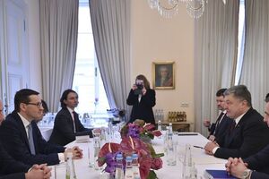 Порошенко встретился с Моравецким
