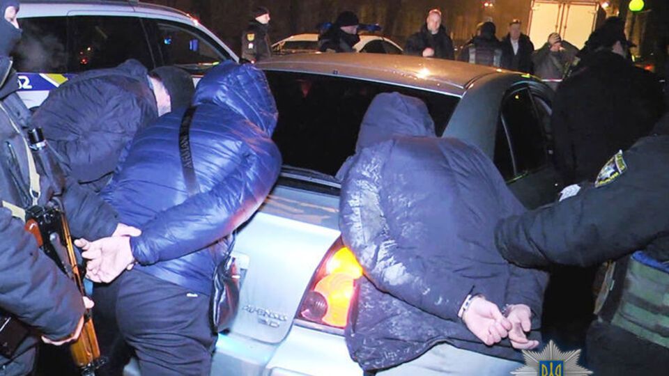 Чоловіків затримали