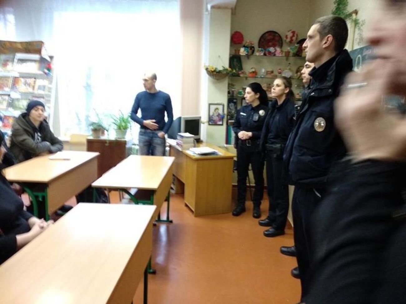 Після інциденту школу №52 відвідала поліція