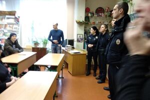 Після інциденту школу №52 відвідала поліція