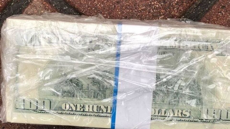 Директора "Элита-Центра" и его сообщника задержали за вымогательство $50 тыс.