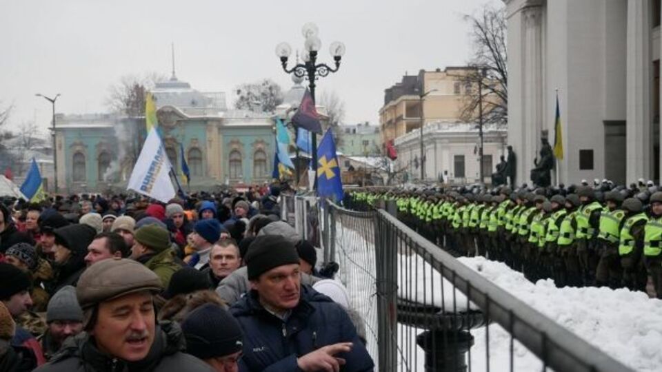 Раду оточено нацгвардійцями