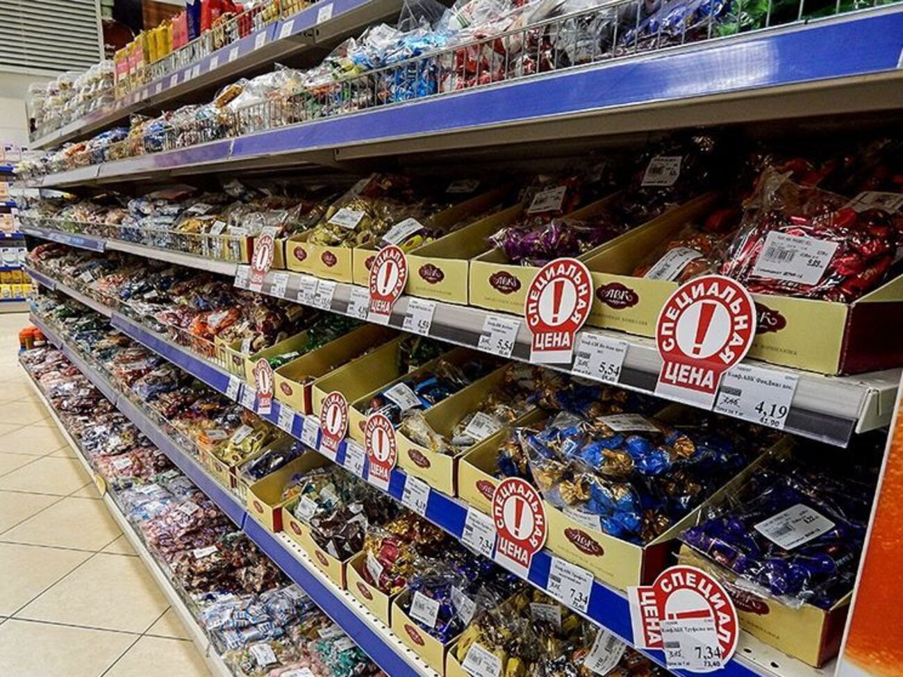 Прилавок магазина в Приднестровье заполнен украинскими товарами
