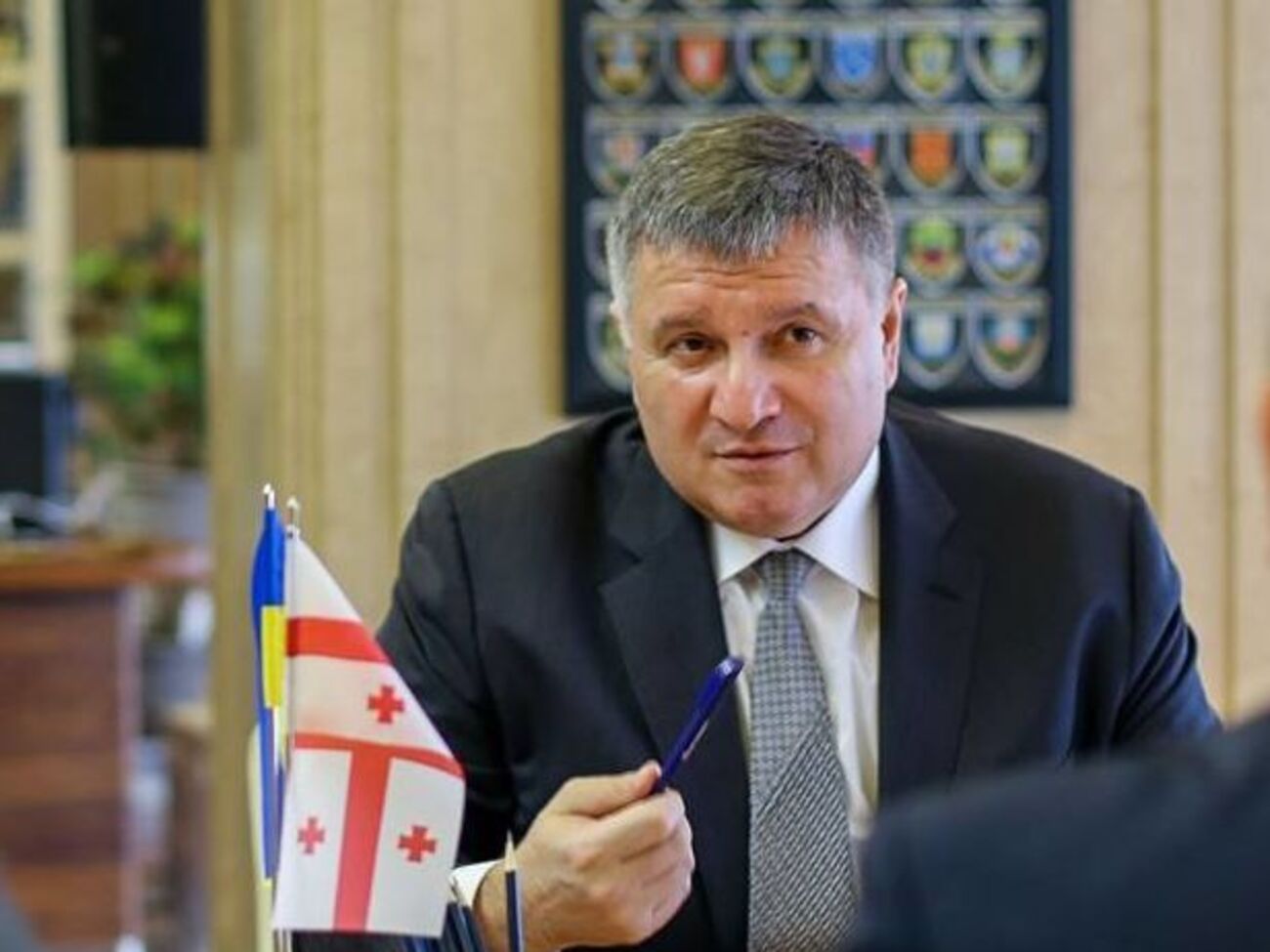 Аваков:&nbsp;Человек тогда заслужил наградное оружие боевыми действиями