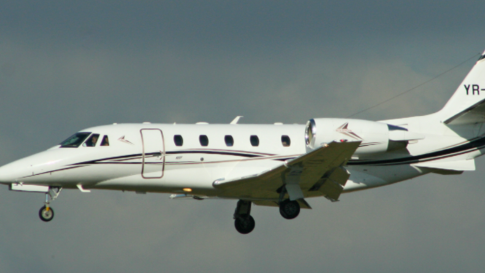 Борт належить румунській авіакомпанії Toyo Aviation, стверджує Наумович