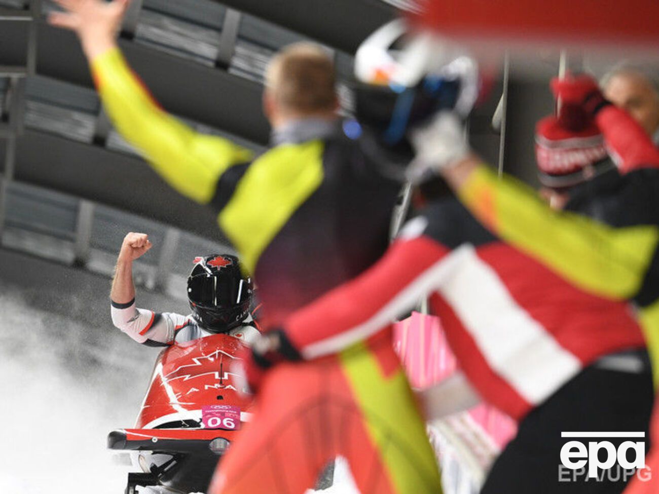 Канадцев на финише встречали немцы