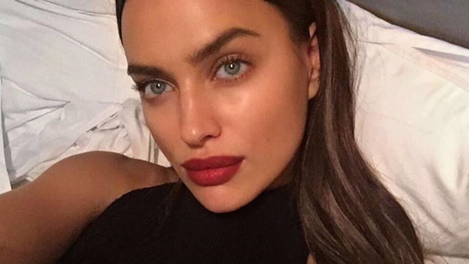 Шейк позувала для видання Love