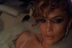 Дженнифер Лопес посетила вечеринку Guess