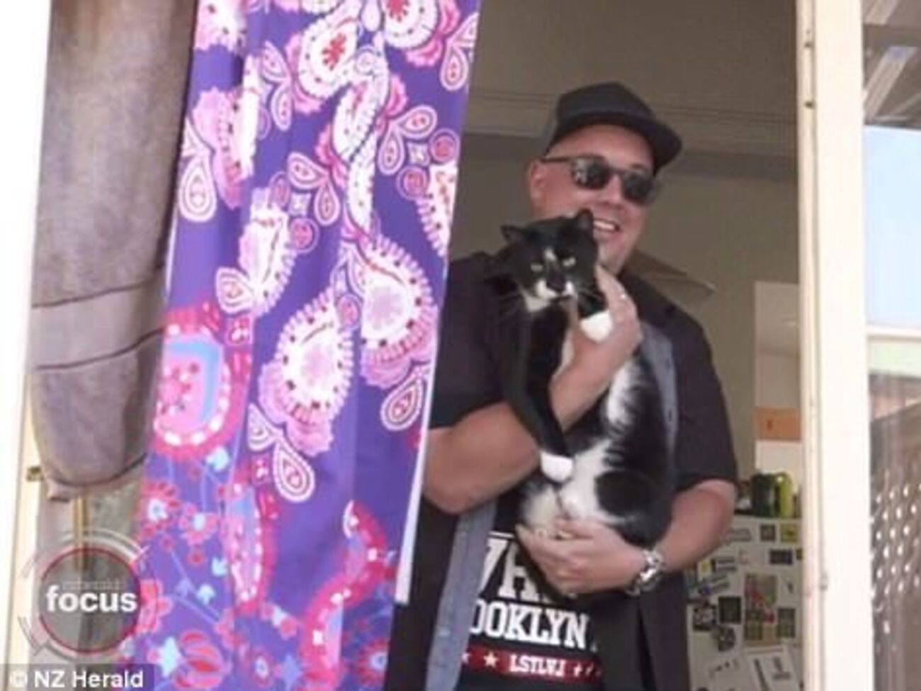 Уильямс регулярно возвращает одежду своим соседям