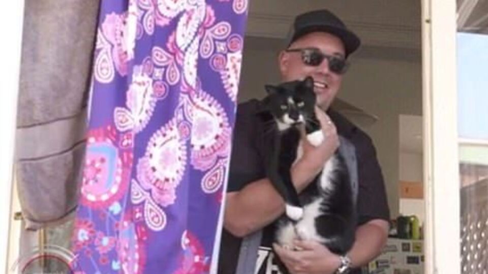 Уильямс регулярно возвращает одежду своим соседям