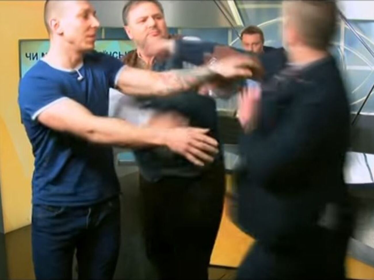 Леонов накинувся на Коцабу