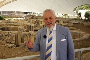 Зубов считает, что из "кремлевского доклада" могут исключить "милую фигуру"