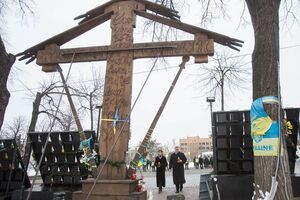 20 лютого президент України Петро Порошенко вшанував пам'ять героїв Небесної сотні