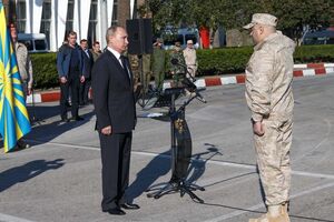 Сергей Суровикин (на фото справа) уже командовал группой войск в Сирии в 2017 году