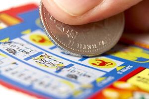 В затягивании процесса принятия лицензионных условий заинтересованы участники черного игорного рынка, отмечает агентство